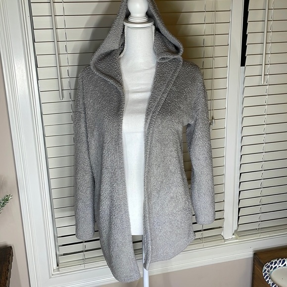 Soft gray open jacket with hood. Size Medium. - Picture 1 of 7
